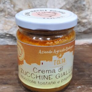 Crema di zucchine gialle con nocciole e paprika biologico