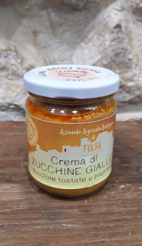 Crema di zucchine gialle con nocciole e paprika biologico